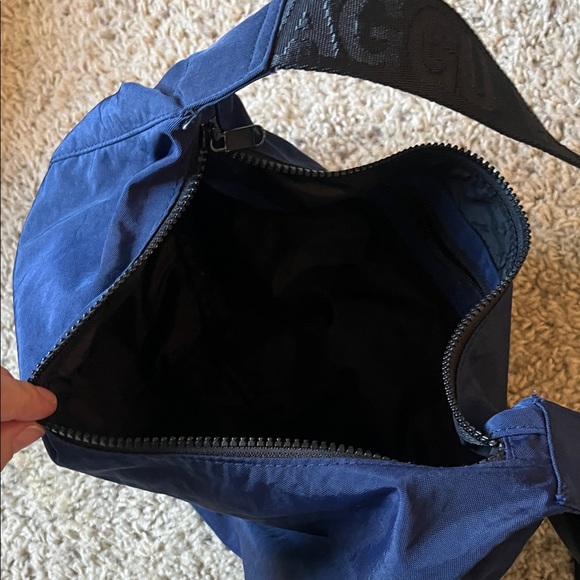 BAGGU Medium Crescent Navy Blue bag - Picture 4 of 6